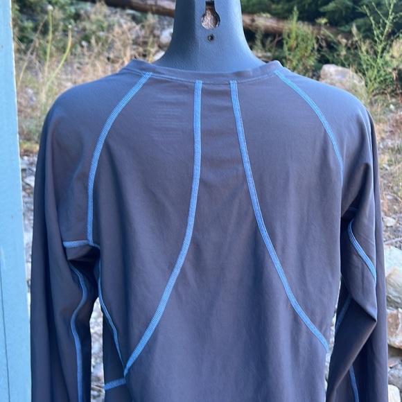 L.L.Bean NWOT UPF 50 long sleeve fitted grey shirt with blue, stretchy size LG - Picture 6 of 9
